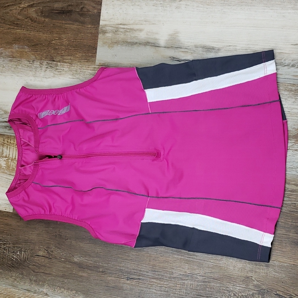Like New Zoot Magenta/Gray/White Half Zip Tank W/ Built in Bra Size Small